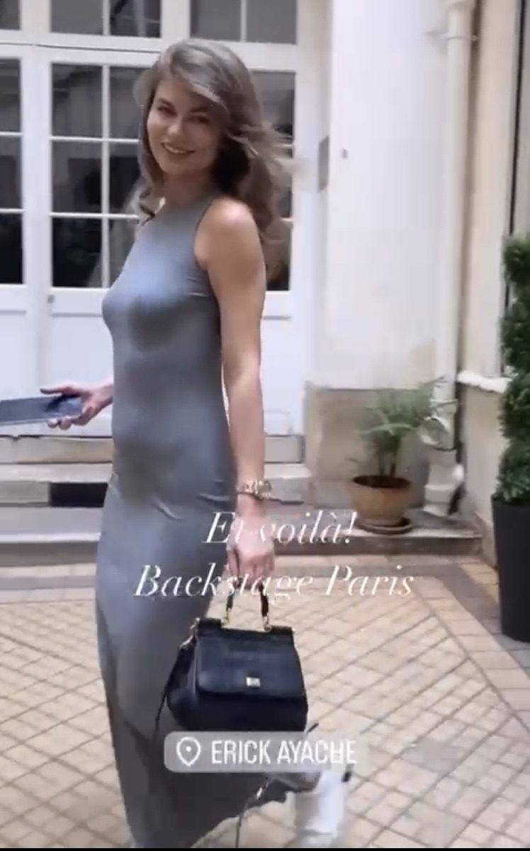 Cliente Backstage Paris après un coiffage signature